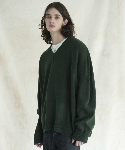 AVANDRESS(アバンドレス )の「V-neck Overfit Knit - 6 COL(ニット/セーター・レディース・グリーン・1/2)」の2枚目の写真
