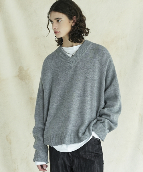 AVANDRESS(アバンドレス )の「V-neck Overfit Knit - 6 COL(ニット/セーター・レディース・グリーン・1/2)」の4枚目の写真