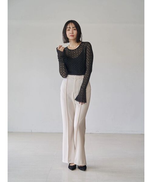 TONAL(トーナル)の「バックスリットフレアパンツ(その他パンツ・レディース・アイボリー/グレー/ネイビー・SMALL/MEDIUM)」の4枚目の写真