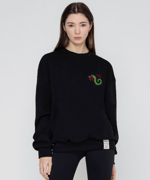 GRAVER（グレーバー）の「[ユニセックス]GOOD SNAKE スウェット_ブラック（スウェット・レディース・ブラック・SMALL/MEDIUM/LARGE）」の2枚目の写真