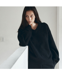 VANONE ATELIER（バノンアトリエ）の「KN4274 Wool Blend V-Neck Knit_Black（ニット/セーター）」