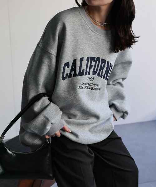 ap retro（アプレトロ）の「ロゴ刺繍オーバーサイズスウェット / Bigトレーナー（スウェット・レディース・オートミール/ネイビー/ブラウン/グレー/ベージュ/グリーン/ライトブルー・FREE）」の2枚目の写真