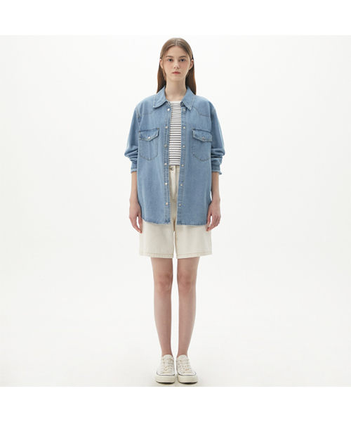 PLASTIC ISLAND(プラスティックアイランド)の「Shirt-style denim jacket PQ2DJ431(その他アウター・レディース・スカイブルー・SMALL/MEDIUM/X-SMALL)」の2枚目の写真
