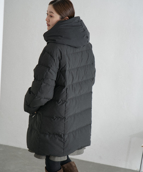 IENA(イエナ)の「LIMONTA パフィーネックミドルダウン(ダウンジャケット/コート・レディース・ブラック・38/36)」の6枚目の写真