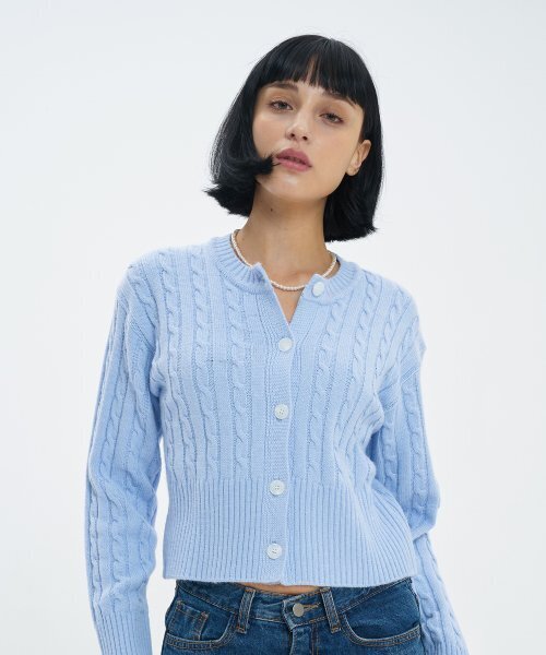 BLOND9(ブロンドナイン)の「ラウンドネッククロップケーブルカーディガン_ベイビーブルー(カーディガン/ボレロ・レディース・その他・SMALL/MEDIUM)」の7枚目の写真