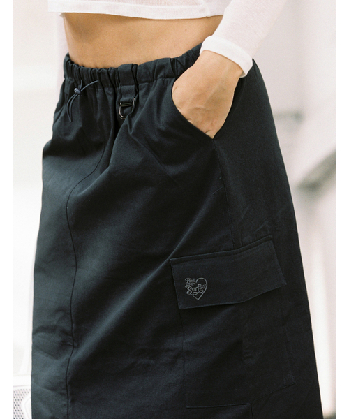 SURFEA（サーフィー）の「ALL-DAY CARGO SKIRT_CHARCOAL（スカート・レディース・その他・SMALL/LARGE）」の4枚目の写真