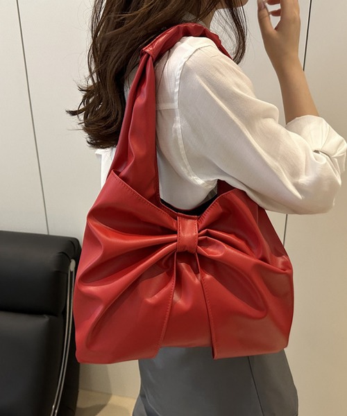 VIBGYOR(ヴィブジョー)の「urbanfemine./シンプルリボンデザイントートバッグ U7599(トートバッグ・レディース・シルバー/ベージュ/ホワイト/ブラック/レッド・FREE)」の4枚目の写真