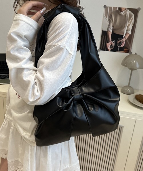 VIBGYOR(ヴィブジョー)の「urbanfemine./シンプルリボンデザイントートバッグ U7599(トートバッグ・レディース・シルバー/ベージュ/ホワイト/ブラック/レッド・FREE)」の2枚目の写真