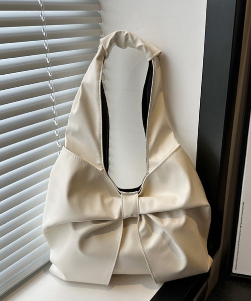 VIBGYOR(ヴィブジョー)の「urbanfemine./シンプルリボンデザイントートバッグ U7599(トートバッグ・レディース・シルバー/ベージュ/ホワイト/ブラック/レッド・FREE)」の8枚目の写真