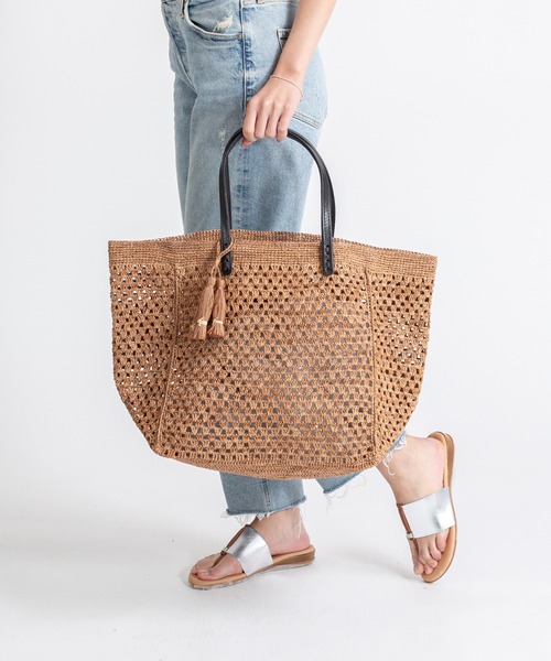Rivel(リヴェル)の「【PINAZ】トングフラットサンダル エラスティック コンフォート(サンダル・レディース・シルバー/ブラウン系その他/ナチュラル・39/37/36)」の16枚目の写真