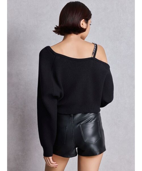 GYDA（ジェイダ）の「Symmetry GYDAワンショルチェーンニットトップス（ニット/セーター・レディース・ブラック/オフホワイト/ピンク・FREE）」の13枚目の写真