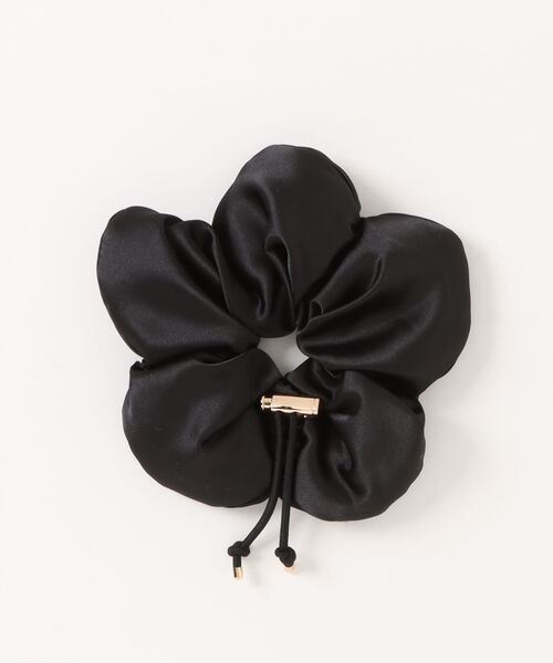 LOWRYS FARM（ローリーズファーム）の「パファーフラワーシュシュ　632884（シュシュ・レディース・ブラック/ゴールド・FREE）」の2枚目の写真