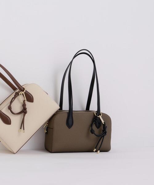 NATURAL BEAUTY BASIC(ナチュラルビューティーベーシック)の「【CLASSY.5月号掲載】◇チャームデコラキャンバスボストンバッグ(ボストンバッグ・レディース・ホワイト系その他/グリーン系その他6・フリ-)」の1枚目の写真