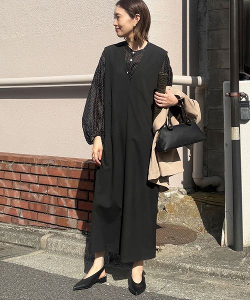 SLOBE IENA（スローブイエナ）の「《WEB限定/追加》TR Vネックジャンパースカート（ワンピース・レディース・チャコールグレー/ブラック・FREE）」の5枚目の写真