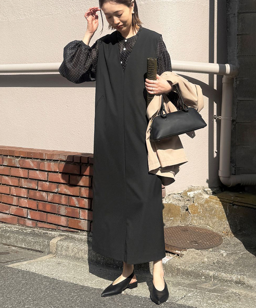 SLOBE IENA（スローブイエナ）の「《WEB限定/追加》TR Vネックジャンパースカート（ワンピース・レディース・チャコールグレー/ブラック・FREE）」の6枚目の写真