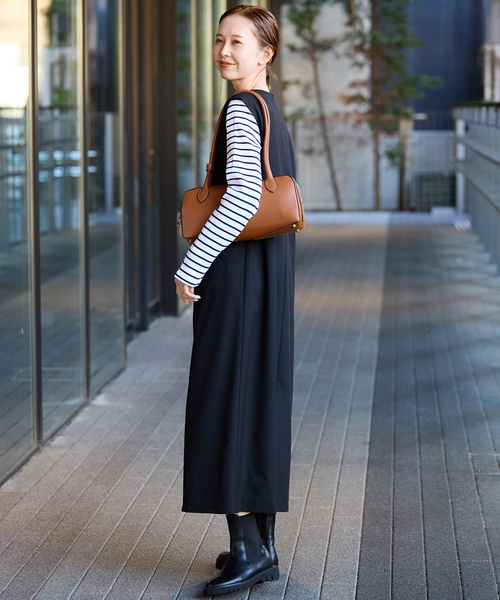 SLOBE IENA(スローブイエナ)の「《WEB限定/追加》TR Vネックジャンパースカート(ワンピース・レディース・チャコールグレー/ブラック・FREE)」の4枚目の写真