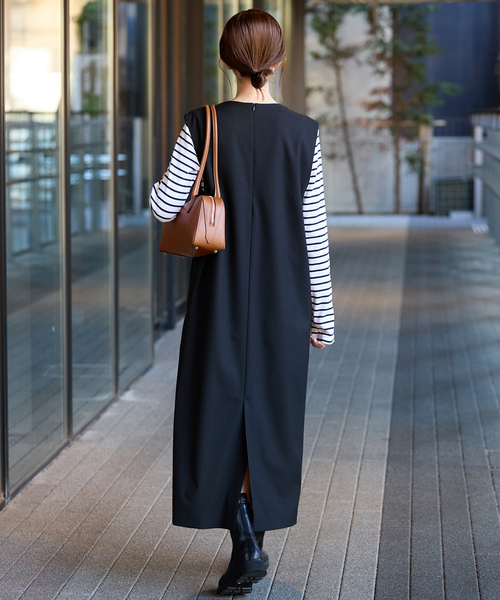 SLOBE IENA(スローブイエナ)の「《WEB限定/追加》TR Vネックジャンパースカート(ワンピース・レディース・チャコールグレー/ブラック・FREE)」の5枚目の写真