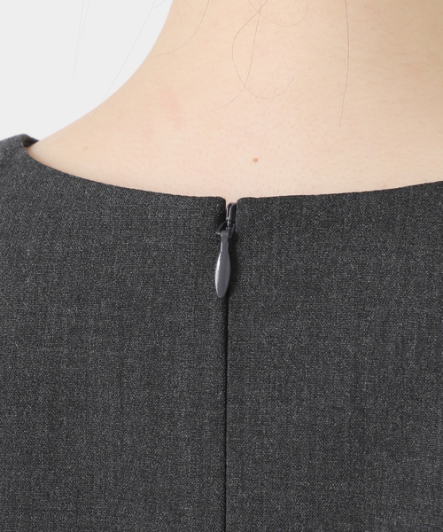 SLOBE IENA（スローブイエナ）の「《WEB限定/追加》TR Vネックジャンパースカート（ワンピース・レディース・チャコールグレー/ブラック・FREE）」の17枚目の写真