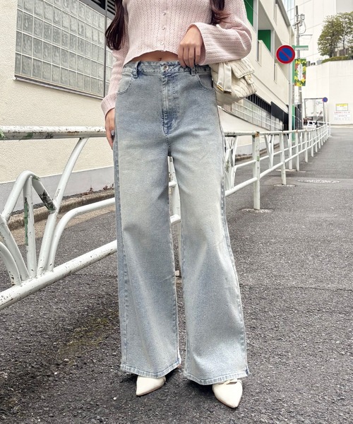 one after another NICE CLAUP(ワンアフターアナザーナイスクラップ)の「【S/Mサイズ展開】ウエスト調整/ビジュー付きストレッチデニムパンツ(デニムパンツ・レディース・ブルー/ブラック/ライトブルー・SMALL/MEDIUM/X-SMALL)」の3枚目の写真