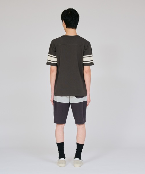 Champion(チャンピオン)の「【Champion/チャンピオン】メンズ ベーシック ショートスリーブフットボールTシャツ(Tシャツ/カットソー・メンズ・オートミール/ホワイト×グリーン/モカ/ブラック系その他/ホワイト×ブラック/ダークブルー・X-LARGE/MEDIUM/SMALL/LARGE)」の12枚目の写真