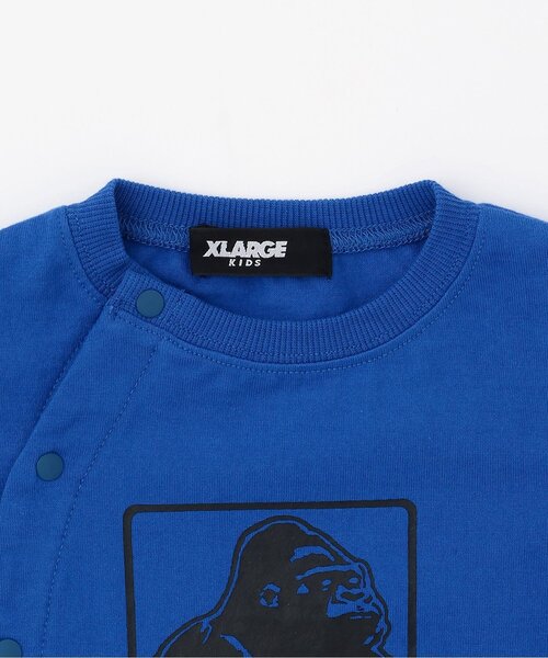 XLARGE KIDS(エクストララージキッズ)の「袖ロゴワッペン風プリントOG長袖2WAYオール(ロンパース・キッズ・ブルー/ブラック/トップグレー・50-70cm)」の6枚目の写真