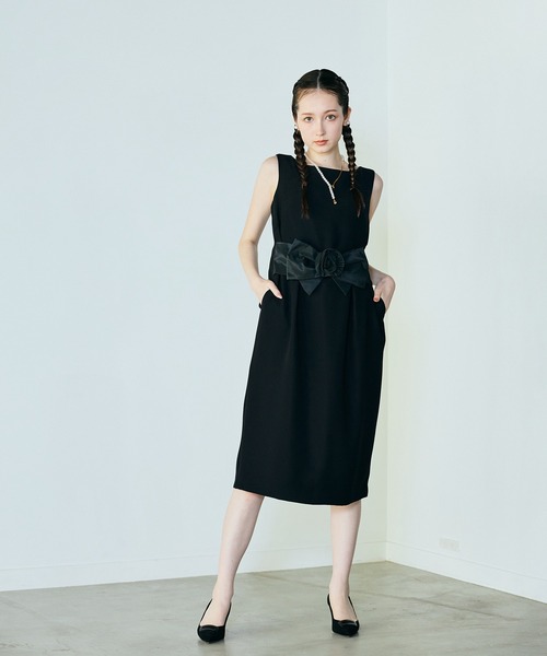 Audie a Muses（オーディアミューズ）の「フラワーリボンウエストノースリーブワンピース（ドレス・レディース・ブラック・38/40/42/36）」の16枚目の写真