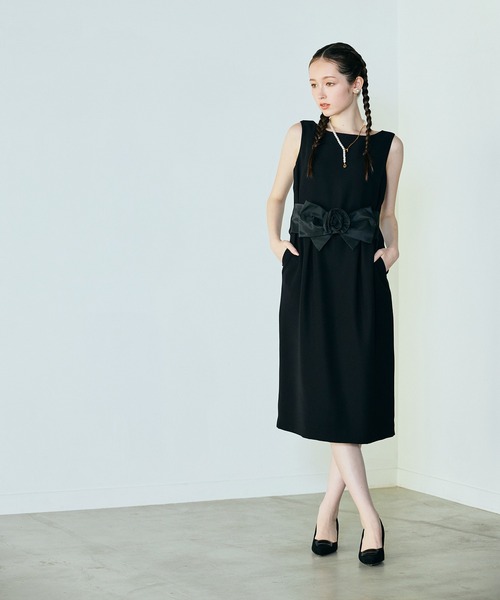 Audie a Muses（オーディアミューズ）の「フラワーリボンウエストノースリーブワンピース（ドレス・レディース・ブラック・38/40/42/36）」の7枚目の写真