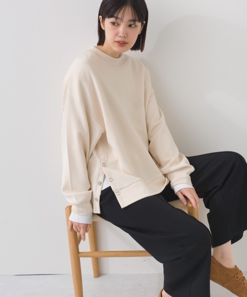 OMNES（オムネス）の「ソフトポンチ 脇スナップスリット入チュニック丈長袖トップス UVカット花粉リリース付（Tシャツ/カットソー・レディース・ブラック/ライトピンク/ベージュ/ライトグレー・FREE）」の19枚目の写真