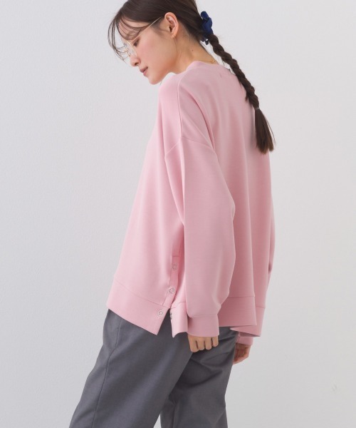 OMNES（オムネス）の「ソフトポンチ 脇スナップスリット入チュニック丈長袖トップス UVカット花粉リリース付（Tシャツ/カットソー・レディース・ブラック/ライトピンク/ベージュ/ライトグレー・FREE）」の21枚目の写真