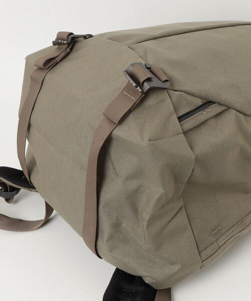 GREGORY(グレゴリー)の「アウトセット22 OUTSET 22 デザートタン(バックパック/リュック・メンズ・ブラウン系・ONE SIZE)」の2枚目の写真