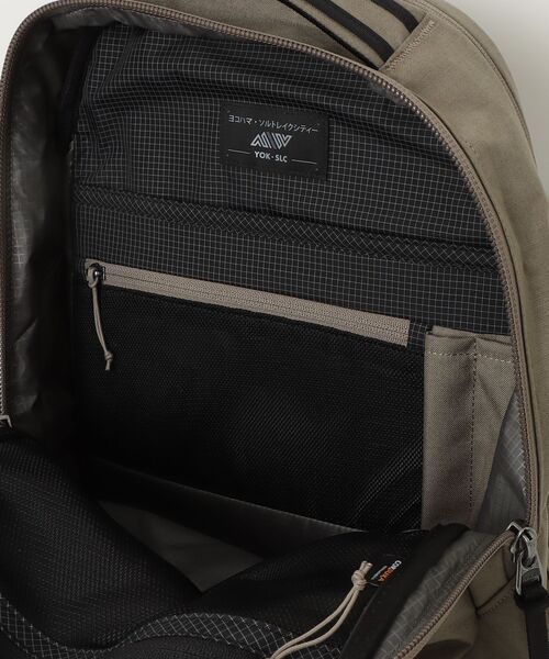 GREGORY(グレゴリー)の「アウトセット22 OUTSET 22 デザートタン(バックパック/リュック・メンズ・ブラウン系・ONE SIZE)」の3枚目の写真