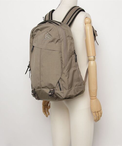 GREGORY(グレゴリー)の「アウトセット22 OUTSET 22 デザートタン(バックパック/リュック・メンズ・ブラウン系・ONE SIZE)」の4枚目の写真