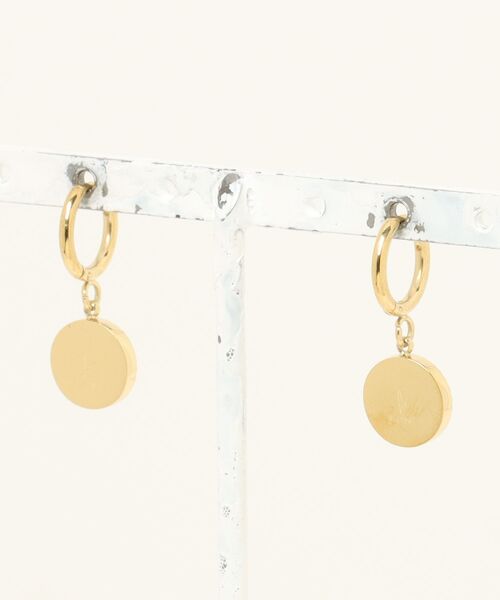 ieLS(イエルズ)の「金属アレルギー対応「ieLS」ステンレス 天然石サークルフープピアス(ピアス(両耳用)・レディース・ブルー/ブラック/グリーン/ピンク/イエロー・ONE SIZE)」の7枚目の写真