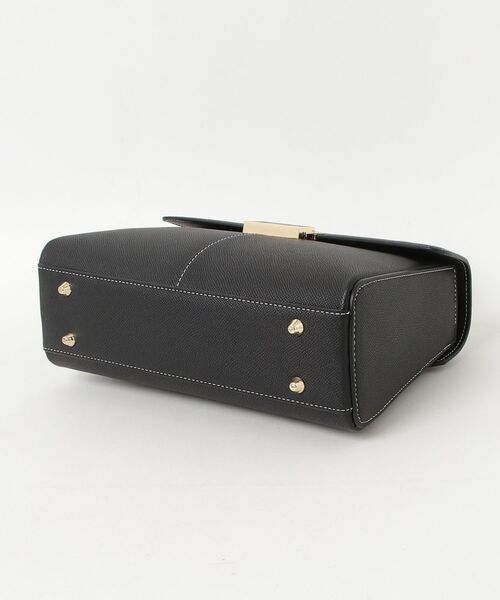 artemis by DIANA（アルテミスバイダイアナ）の「ショルダーベルト付属　2WAYスクエアハンドバッグ（ハンドバッグ・レディース・ブラック/アイボリー/ダークベージュ・FREE）」の13枚目の写真