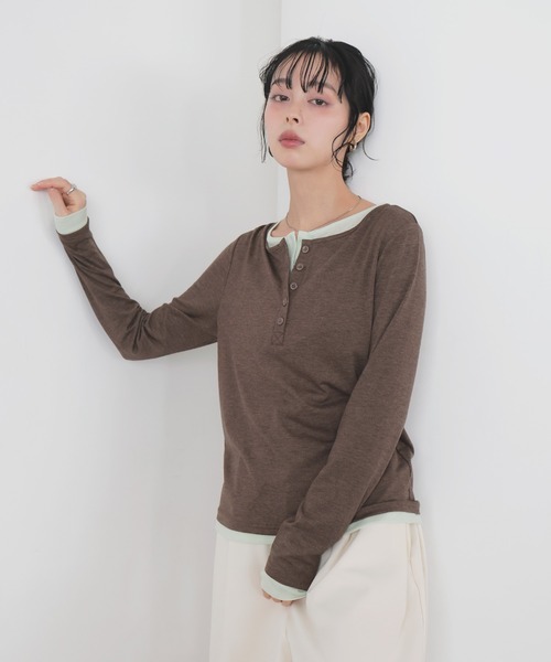 LIAN（リアン）の「バイカラーヘンリーネックプルオーバー（Tシャツ/カットソー・レディース・チャコールグレー/グレー/イエロー/ブラウン・FREE）」の3枚目の写真