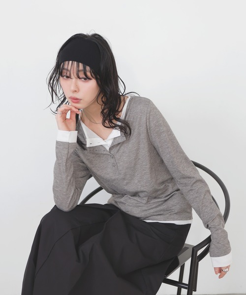 LIAN（リアン）の「バイカラーヘンリーネックプルオーバー（Tシャツ/カットソー・レディース・チャコールグレー/グレー/イエロー/ブラウン・FREE）」の2枚目の写真