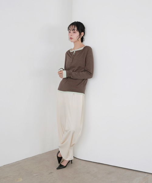 LIAN（リアン）の「バイカラーヘンリーネックプルオーバー（Tシャツ/カットソー・レディース・チャコールグレー/グレー/イエロー/ブラウン・FREE）」の21枚目の写真