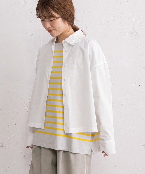 POU DOU DOU（プードゥドゥ）の「フリルデザインクロップドシャツ（シャツ/ブラウス・レディース・オフホワイト/ブルー/ベージュ・3）」の2枚目の写真