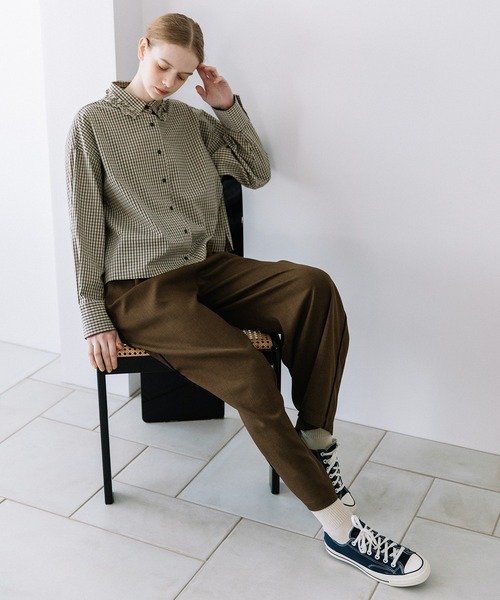 POU DOU DOU（プードゥドゥ）の「フリルデザインクロップドシャツ（シャツ/ブラウス・レディース・オフホワイト/ブルー/ベージュ・3）」の7枚目の写真