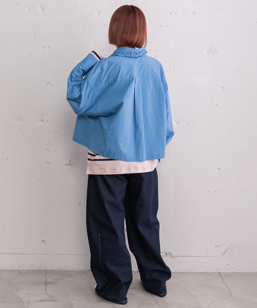 POU DOU DOU（プードゥドゥ）の「フリルデザインクロップドシャツ（シャツ/ブラウス・レディース・オフホワイト/ブルー/ベージュ・3）」の13枚目の写真