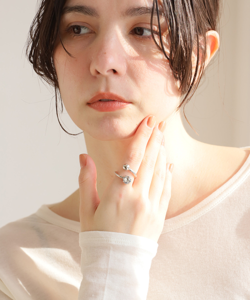 JUSTINE CLENQUET(ジュスティーヌクランケ)の「【JUSTINE CLENQUET/ジャスティーヌ クランケ】MAISIE RING(ネックレス・レディース・シルバー・FREE)」の5枚目の写真