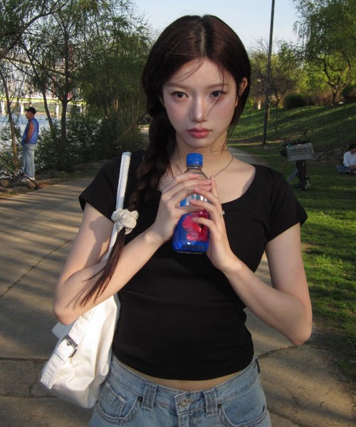 modimood（モディムード）の「[MADE] MOMU BASIC デイリー半袖Tシャツ（2TYPEネック）（Tシャツ/カットソー・レディース・ピンク/ホワイト/ブラック/グレー/ベージュ/チャコール/ネイビー・R/U）」の22枚目の写真