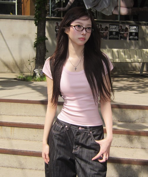 modimood（モディムード）の「[MADE] MOMU BASIC デイリー半袖Tシャツ（2TYPEネック）（Tシャツ/カットソー・レディース・ピンク/ホワイト/ブラック/グレー/ベージュ/チャコール/ネイビー・R/U）」の12枚目の写真