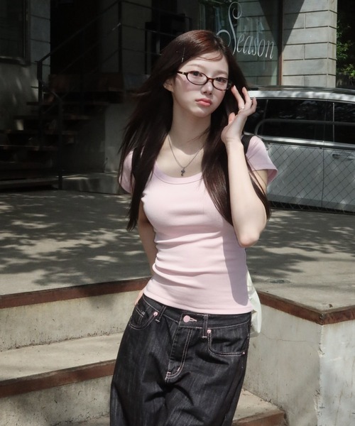 modimood（モディムード）の「[MADE] MOMU BASIC デイリー半袖Tシャツ（2TYPEネック）（Tシャツ/カットソー・レディース・ピンク/ホワイト/ブラック/グレー/ベージュ/チャコール/ネイビー・R/U）」の8枚目の写真