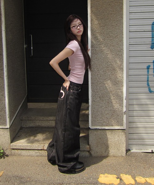 modimood（モディムード）の「[MADE] MOMU BASIC デイリー半袖Tシャツ（2TYPEネック）（Tシャツ/カットソー・レディース・ピンク/ホワイト/ブラック/グレー/ベージュ/チャコール/ネイビー・R/U）」の19枚目の写真