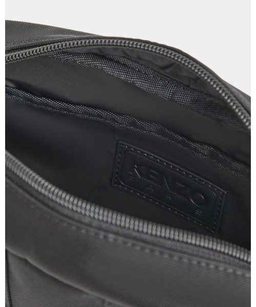 KENZO(ケンゾー)の「'KENZO Explorer' クロスボディ バッグ(メッセンジャーバッグ・メンズ・ブラック系その他・ONE SIZE)」の4枚目の写真