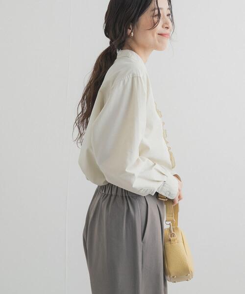 URBAN RESEARCH DOORS(アーバンリサーチドアーズ)の「フロントフリルシャツ(シャツ/ブラウス・レディース・ナチュラル/インディゴブルー・FREE)」の19枚目の写真