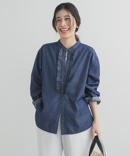 URBAN RESEARCH DOORS(アーバンリサーチドアーズ)の「フロントフリルシャツ(シャツ/ブラウス・レディース・ナチュラル/インディゴブルー・FREE)」の3枚目の写真