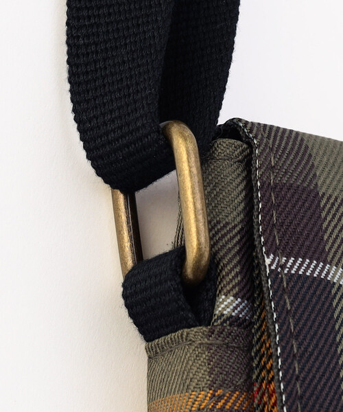 FREAK'S STORE（フリークスストア）の「Barbour/バブアー barbour traditional tartan flight crossbody bag/トラディショナルタータンチェック フライト クロスボディ バッグ（ボディバッグ/ウエストポーチ・レディース・その他9・ONE SIZE）」の4枚目の写真