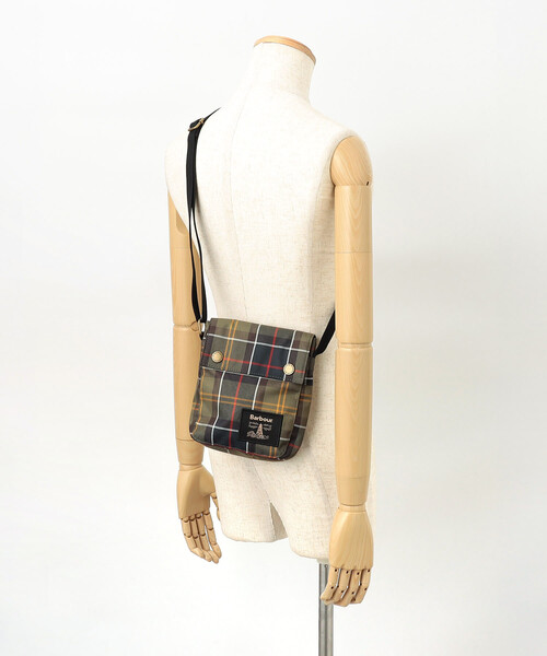 FREAK'S STORE（フリークスストア）の「Barbour/バブアー barbour traditional tartan flight crossbody bag/トラディショナルタータンチェック フライト クロスボディ バッグ（ボディバッグ/ウエストポーチ・レディース・その他9・ONE SIZE）」の11枚目の写真